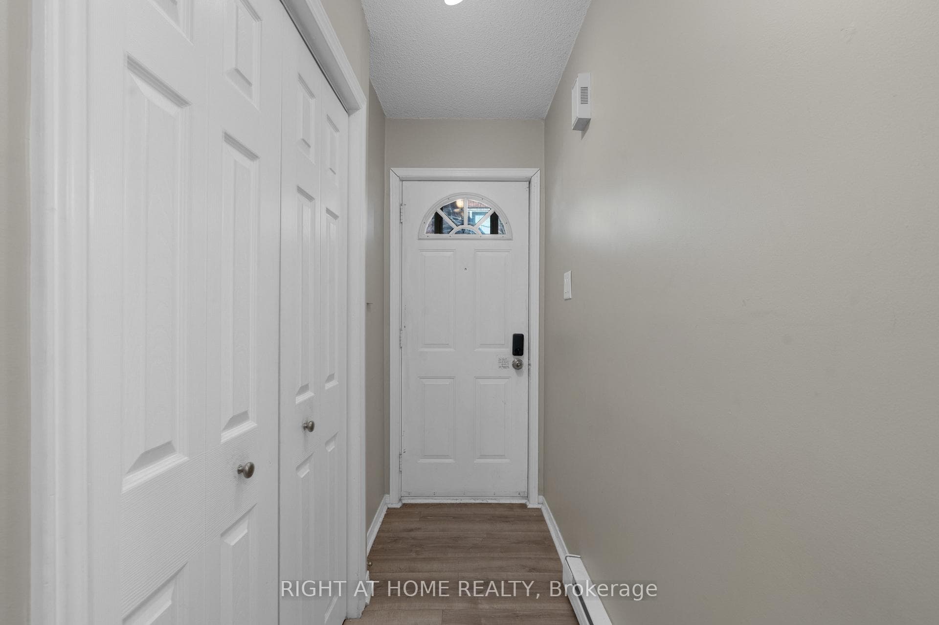19 meadow Lane Unit 4 photo 4