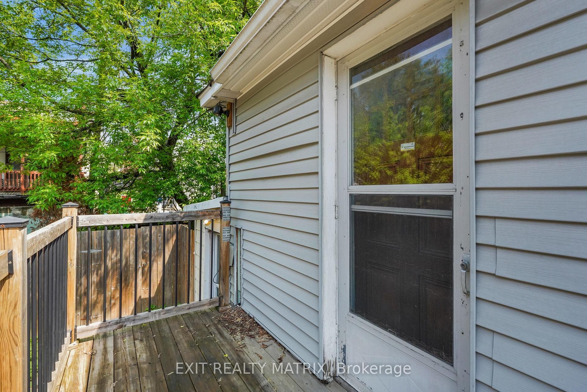 261 Montfort Street photo 31
