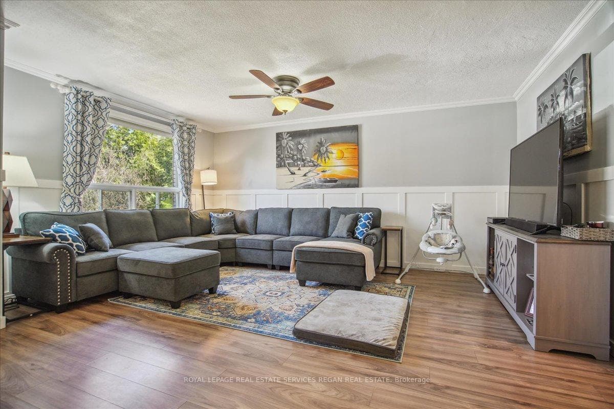 163 Pratt Crescent photo 6