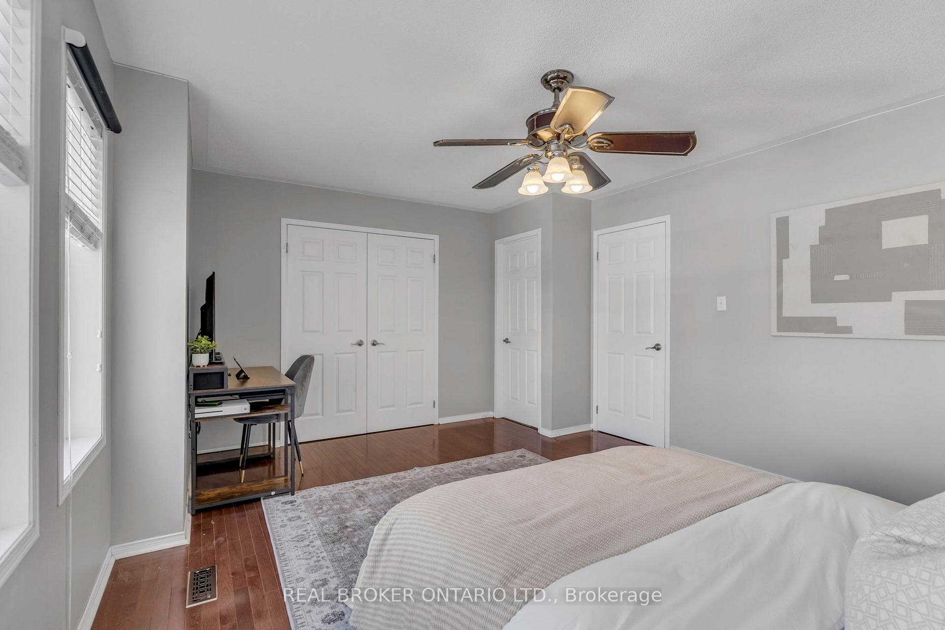 1036 Hemstreet Crescent photo 33