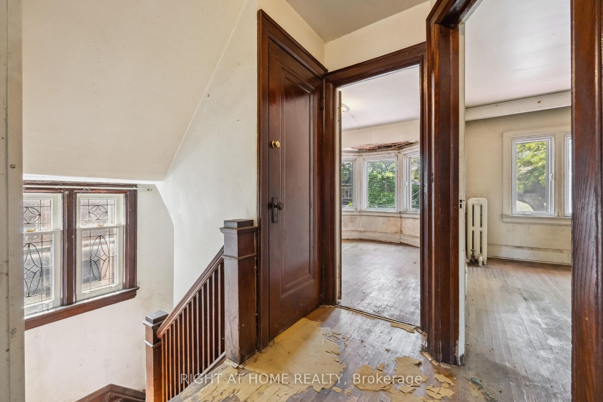 57 Evans Avenue photo 21