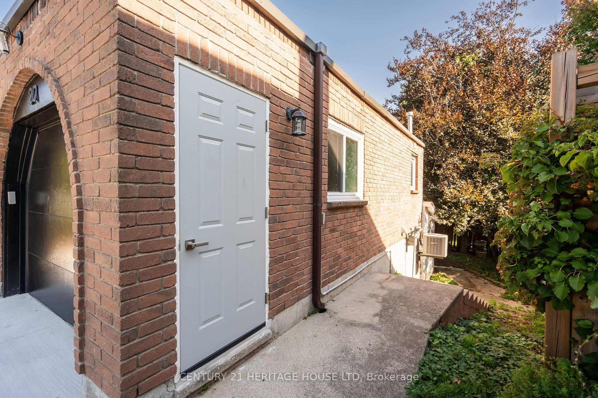 20 Roseneath Crescent photo 43