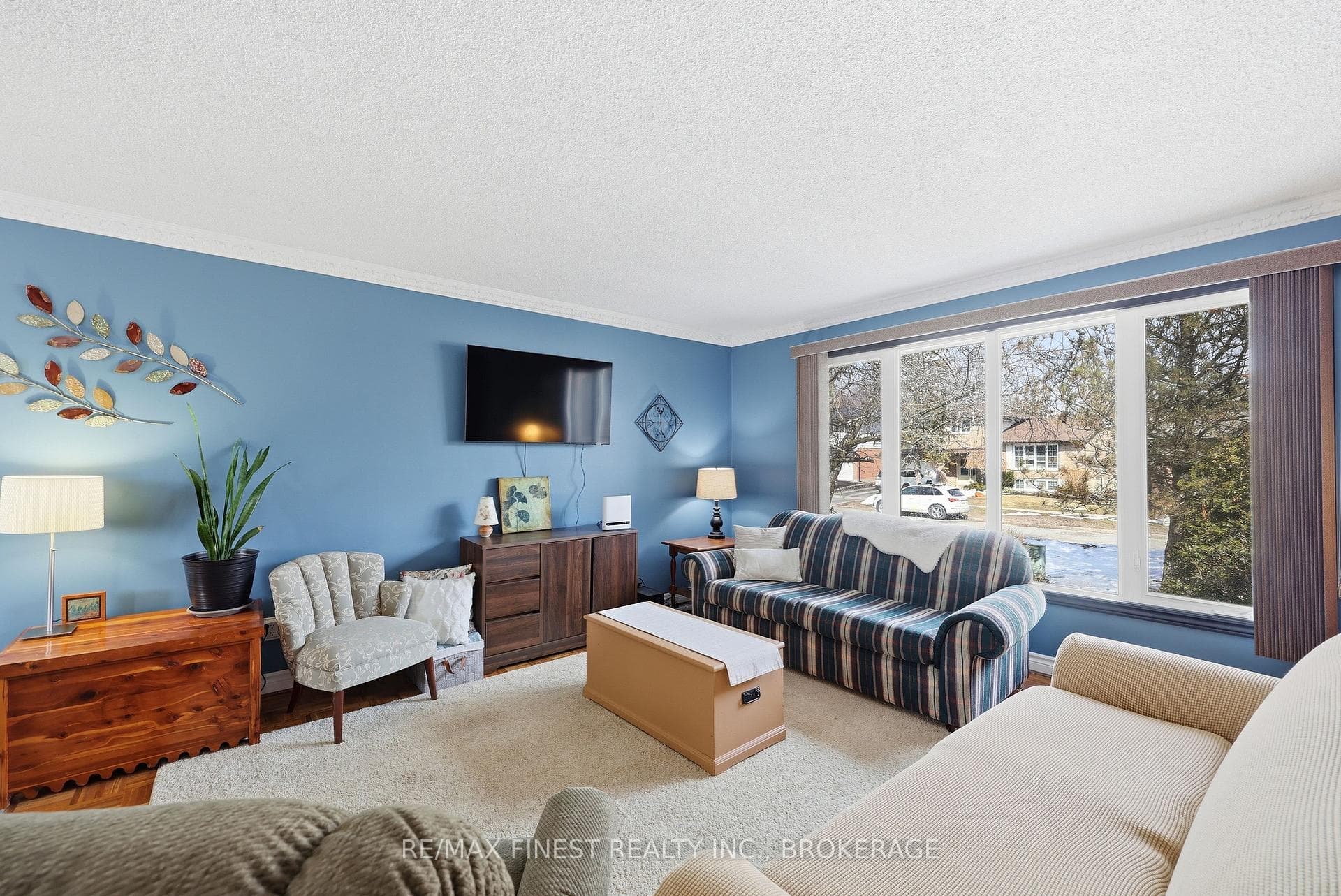 888 Sandringham Place photo 12