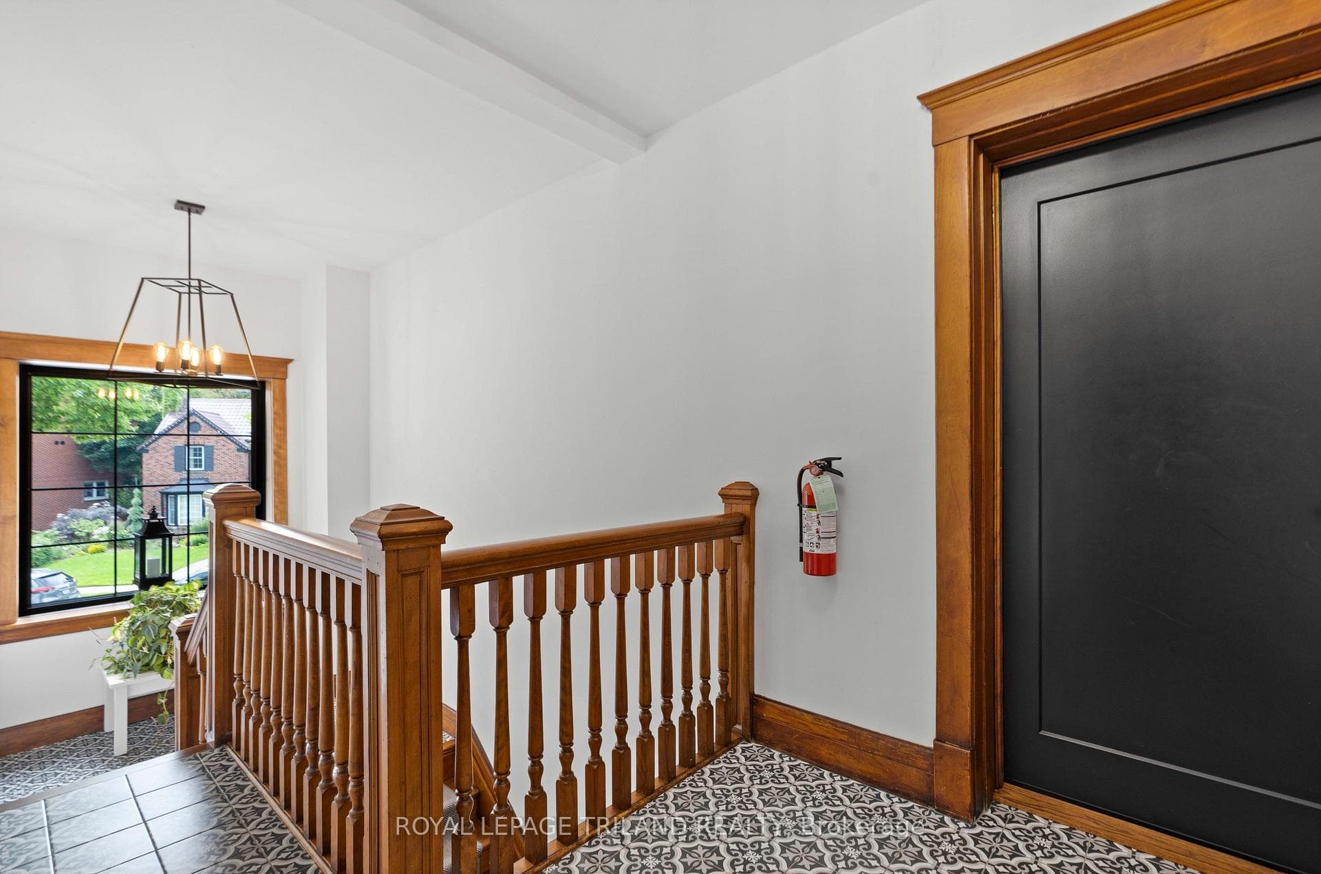 130 Windsor Crescent Unit 3 photo 5