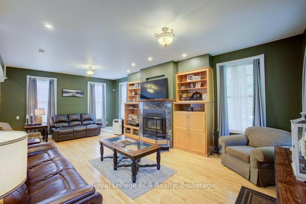 2020 John Street photo 11