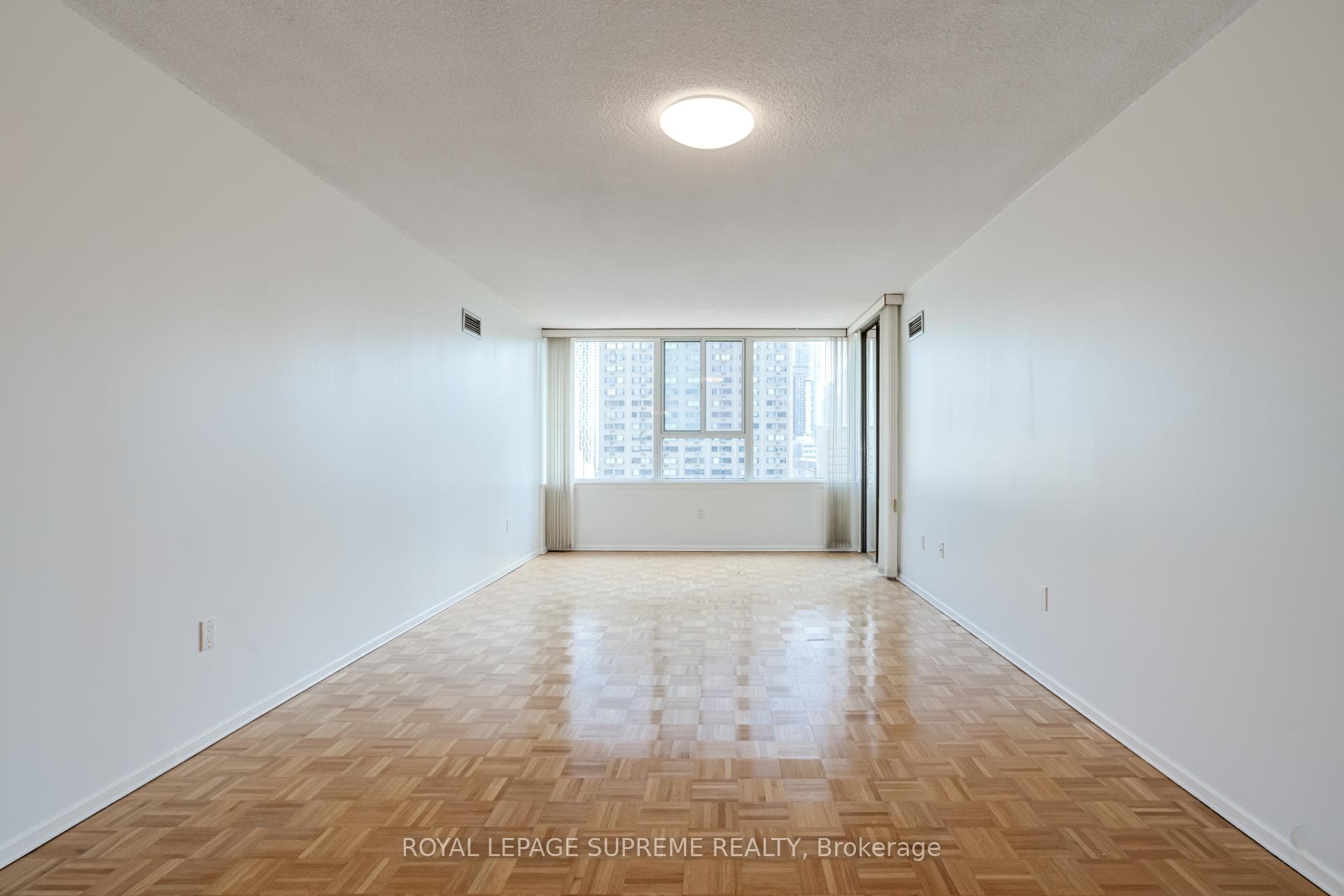 45 Carlton Street Unit 1404 photo 11