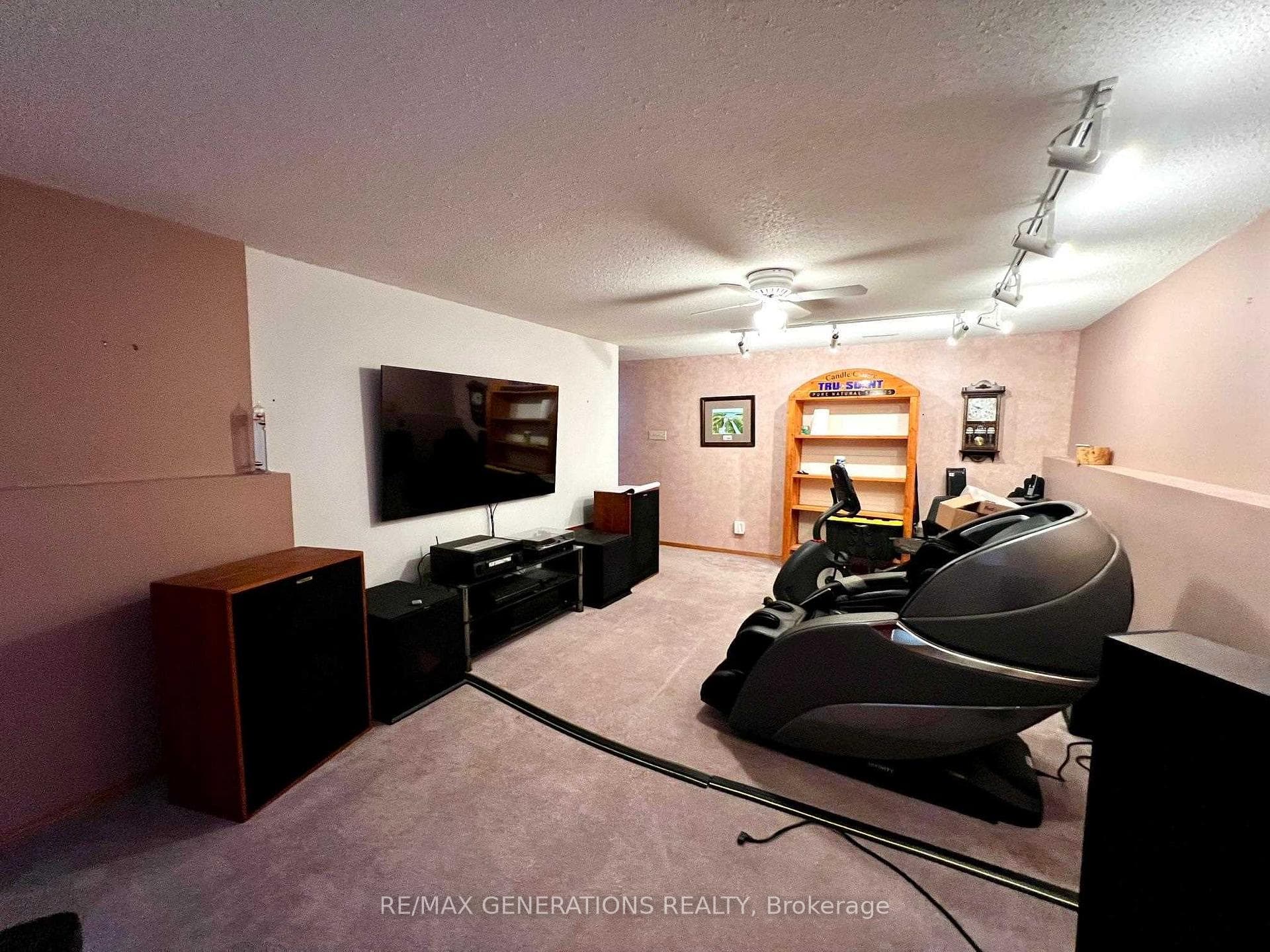 750 Porcupine Boulevard photo 15