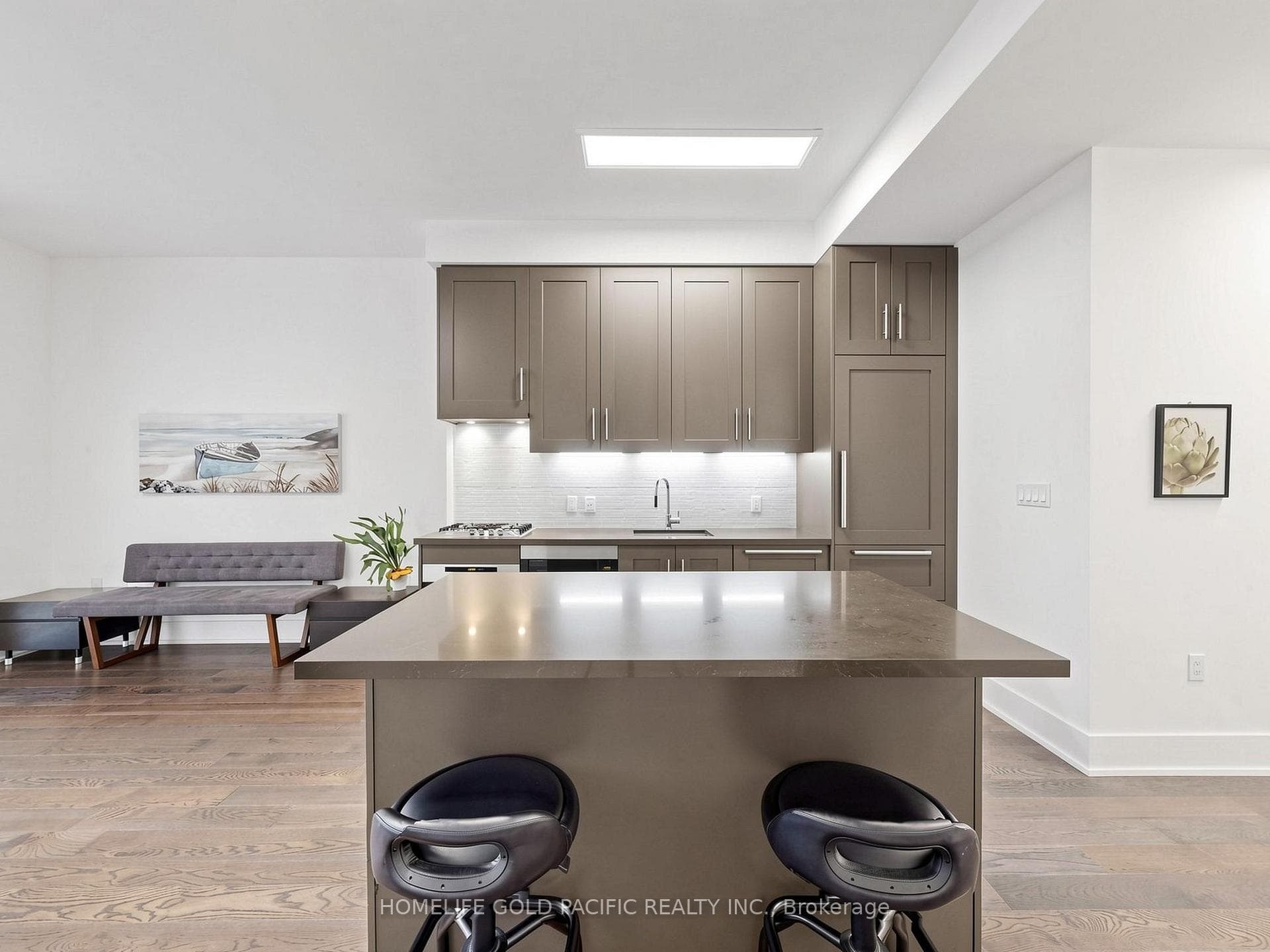 39 Queens Quay Unit 732 photo 9