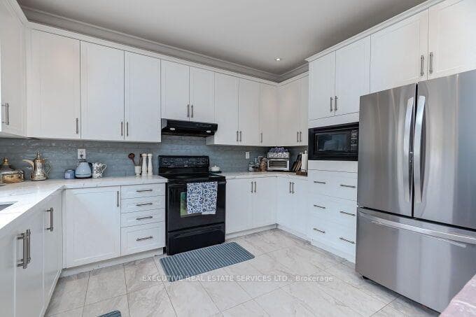 1129 Meighen Way photo 24