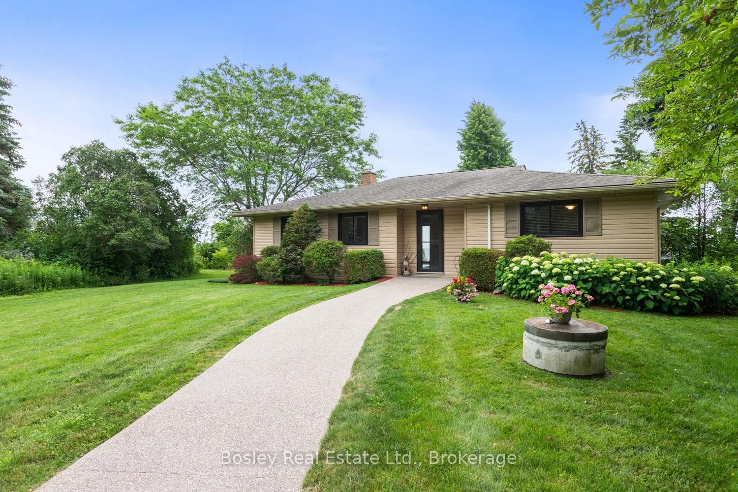 373 Victoria Beach Road photo 6