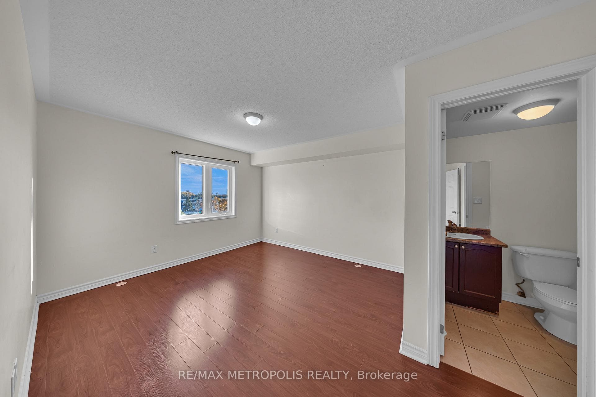 1775 Markham Road Unit 202 photo 27