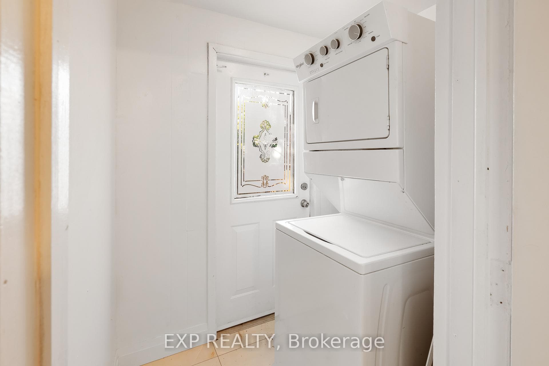 467 Grove Avenue photo 23