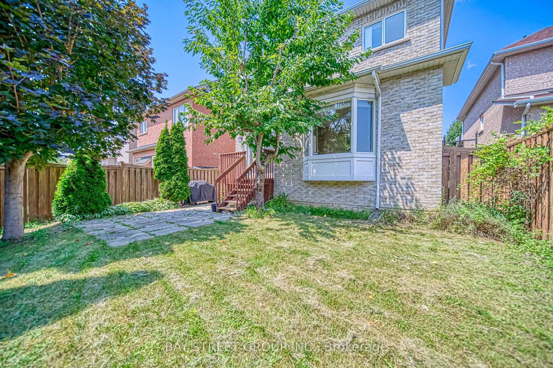 77 Weatherill Road photo 34