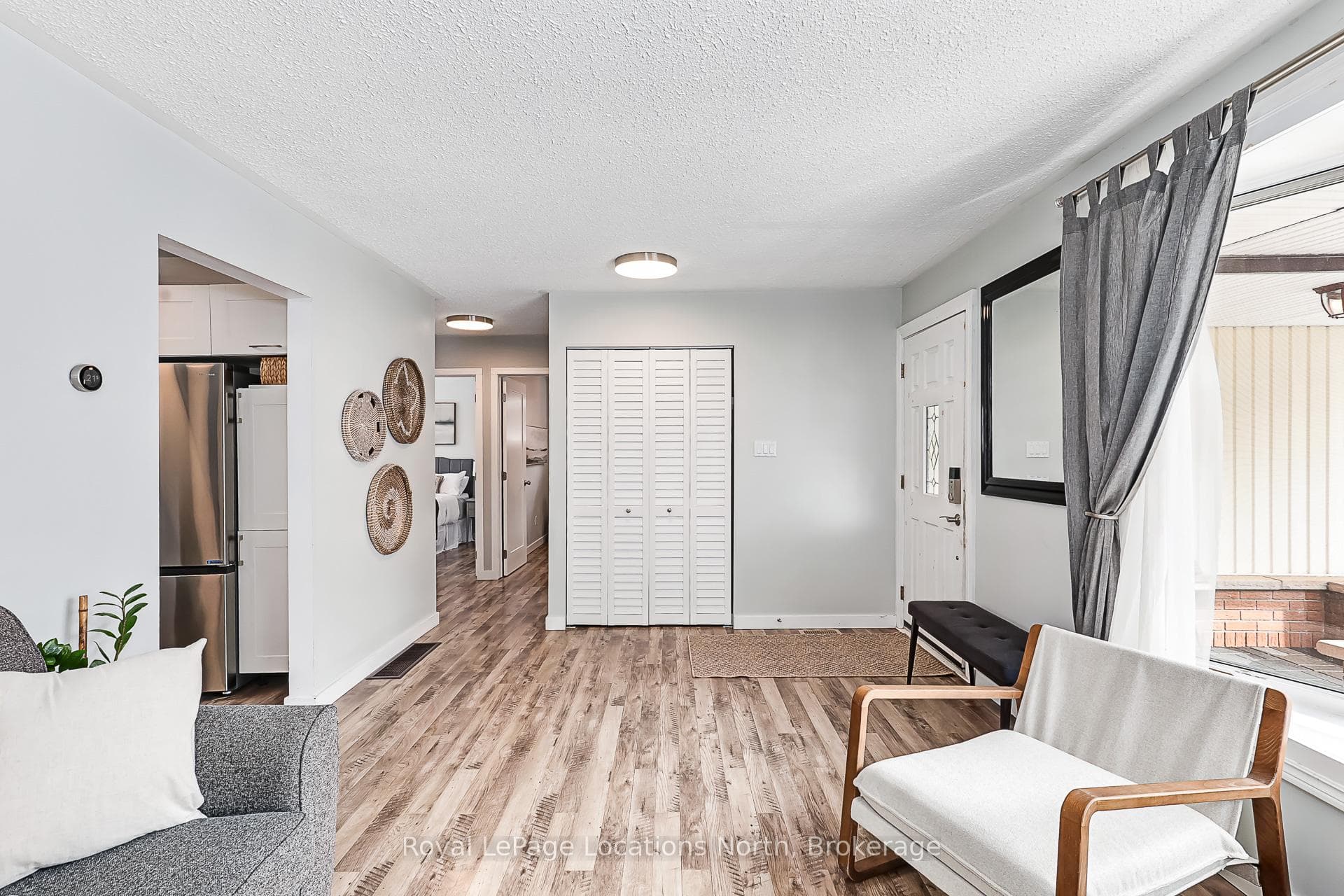 498 Spruce Street photo 11