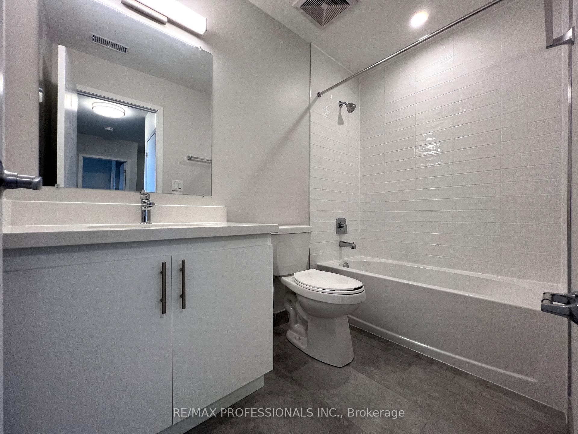 62 Dixfield Drive Unit 140 photo 24