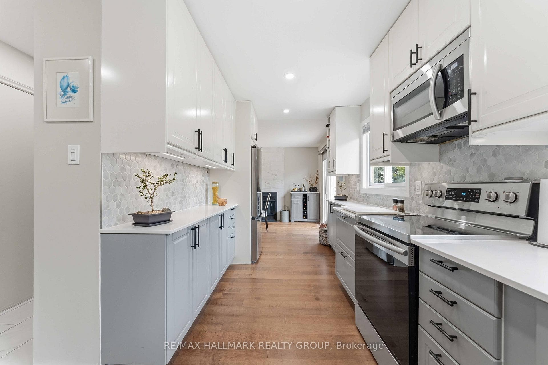 1593 Bottriell Way photo 13