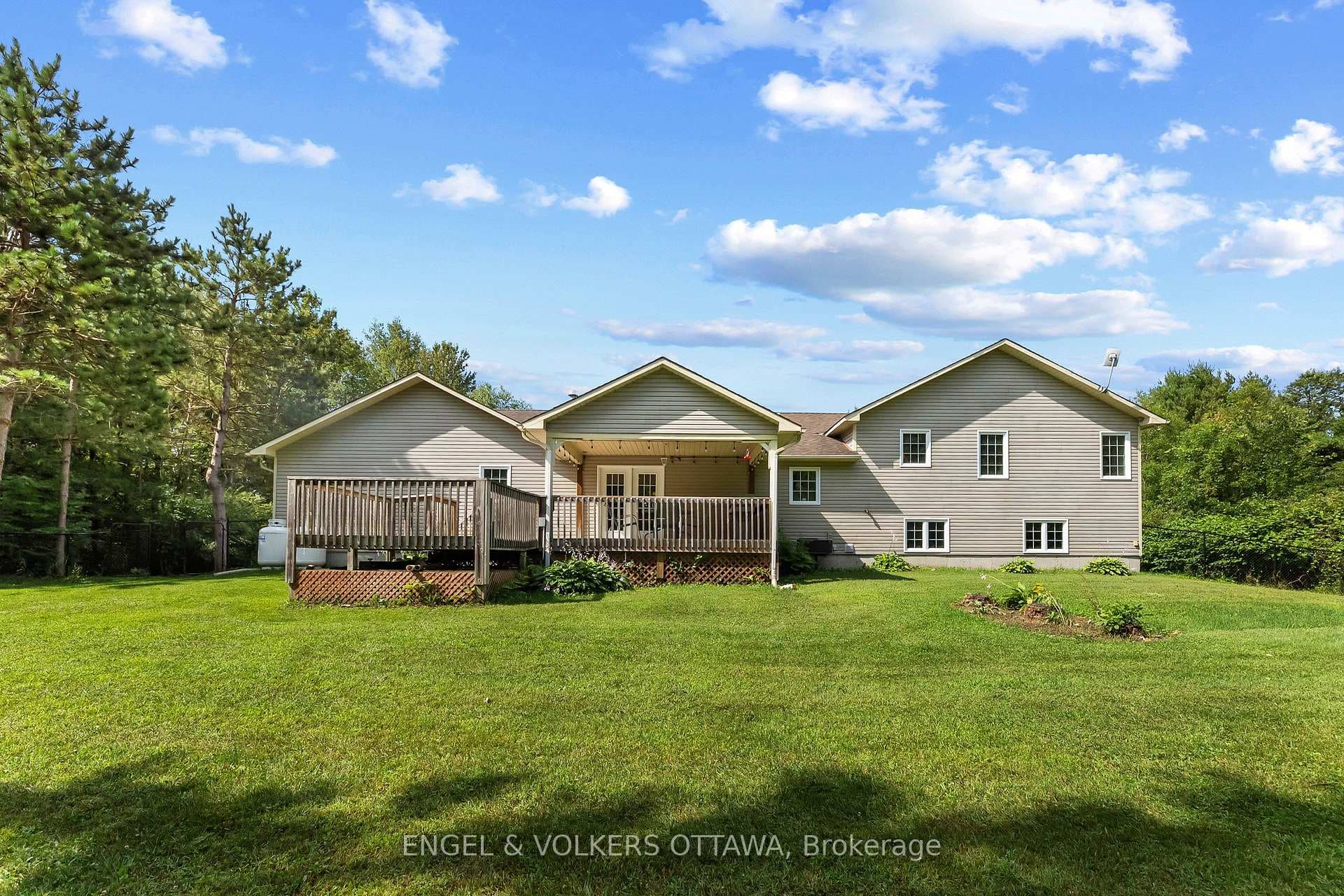7005 Millar Road photo 38