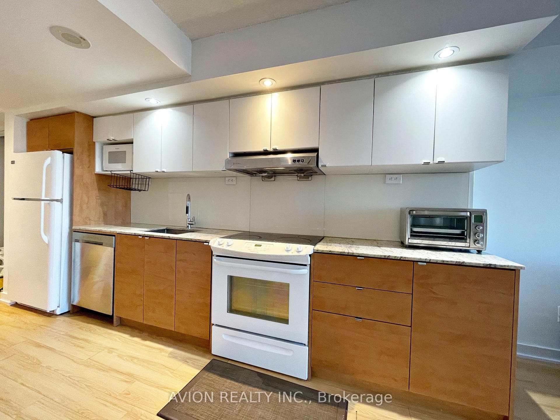 121 Mcmahon Drive Unit 705 photo 5