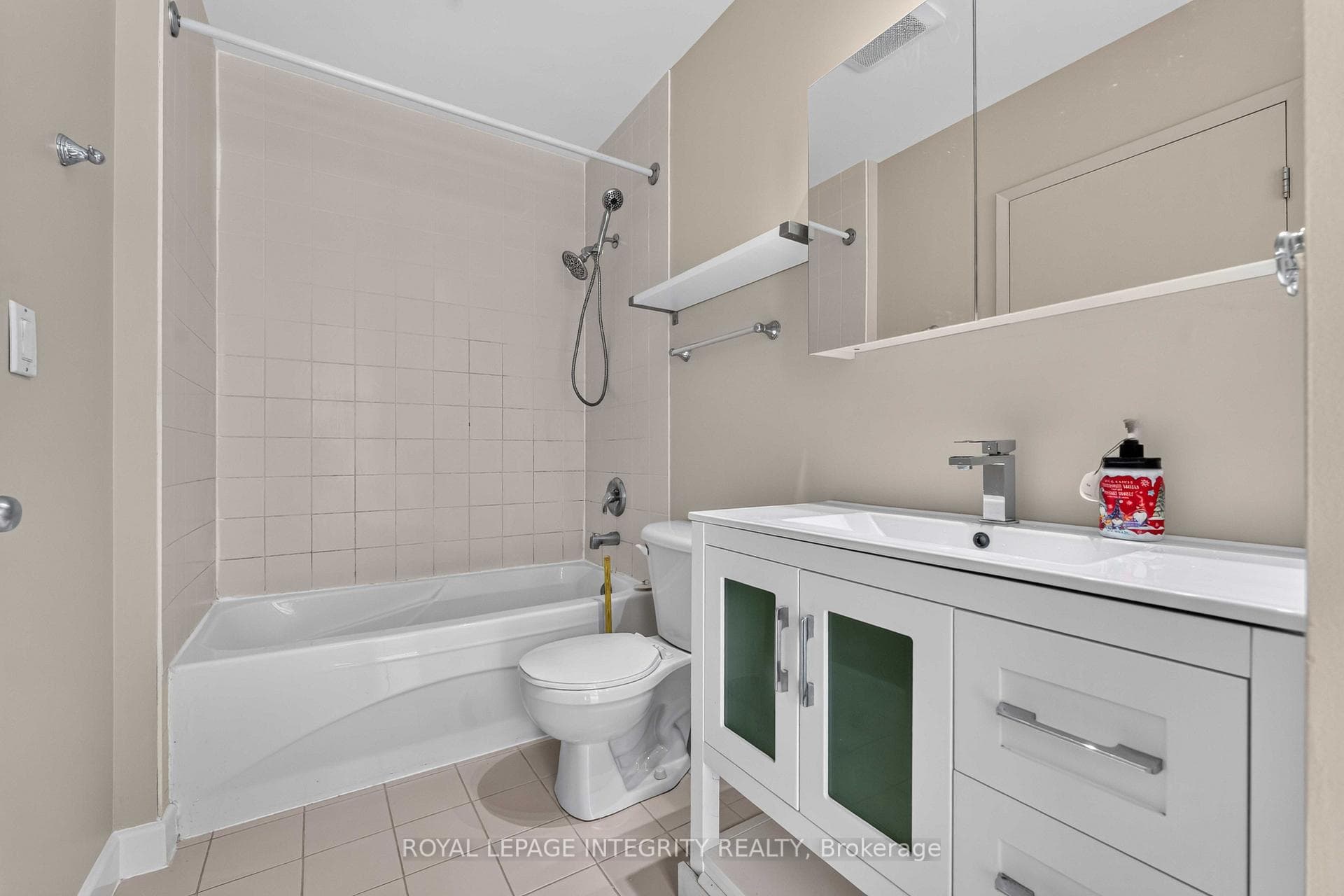 180 York Street Unit 909 photo 18