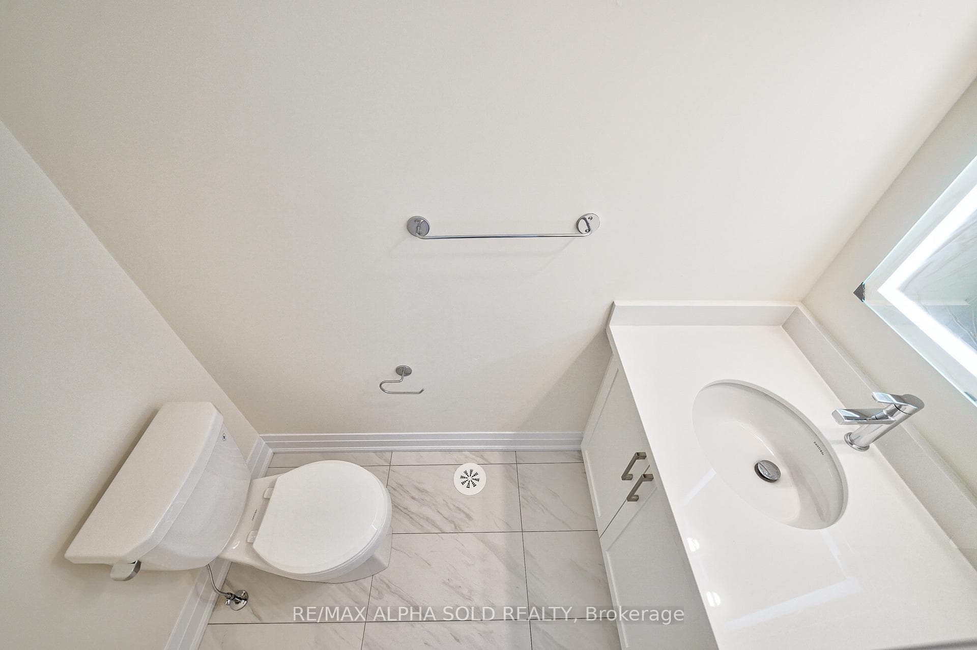 101 Clippers Crescent photo 16