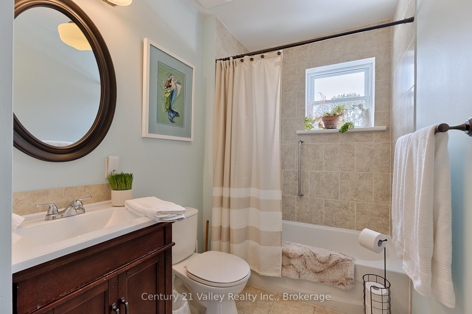 82 Bonnechere Street photo 15