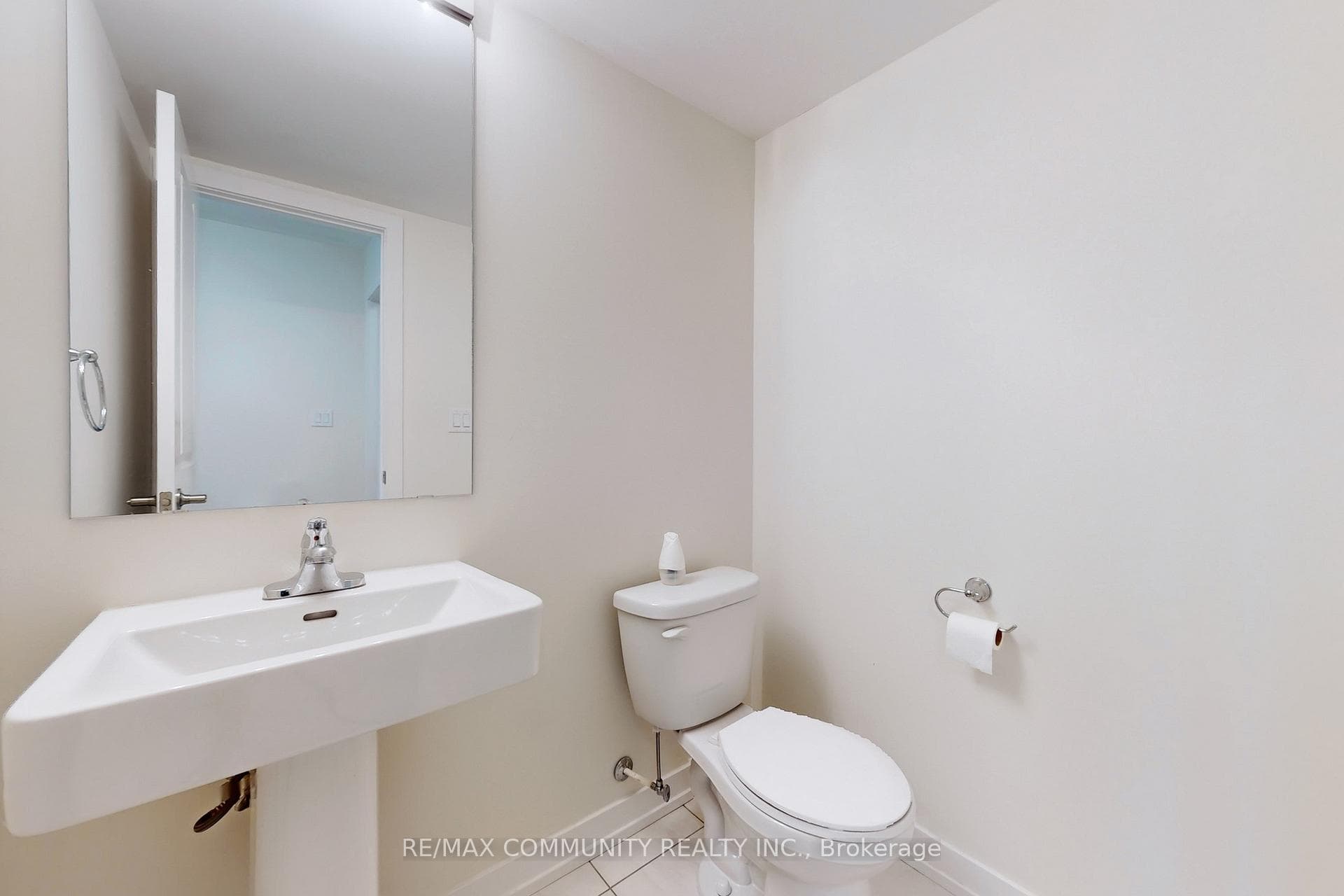 2622 Castlegate Crossing N/A photo 10