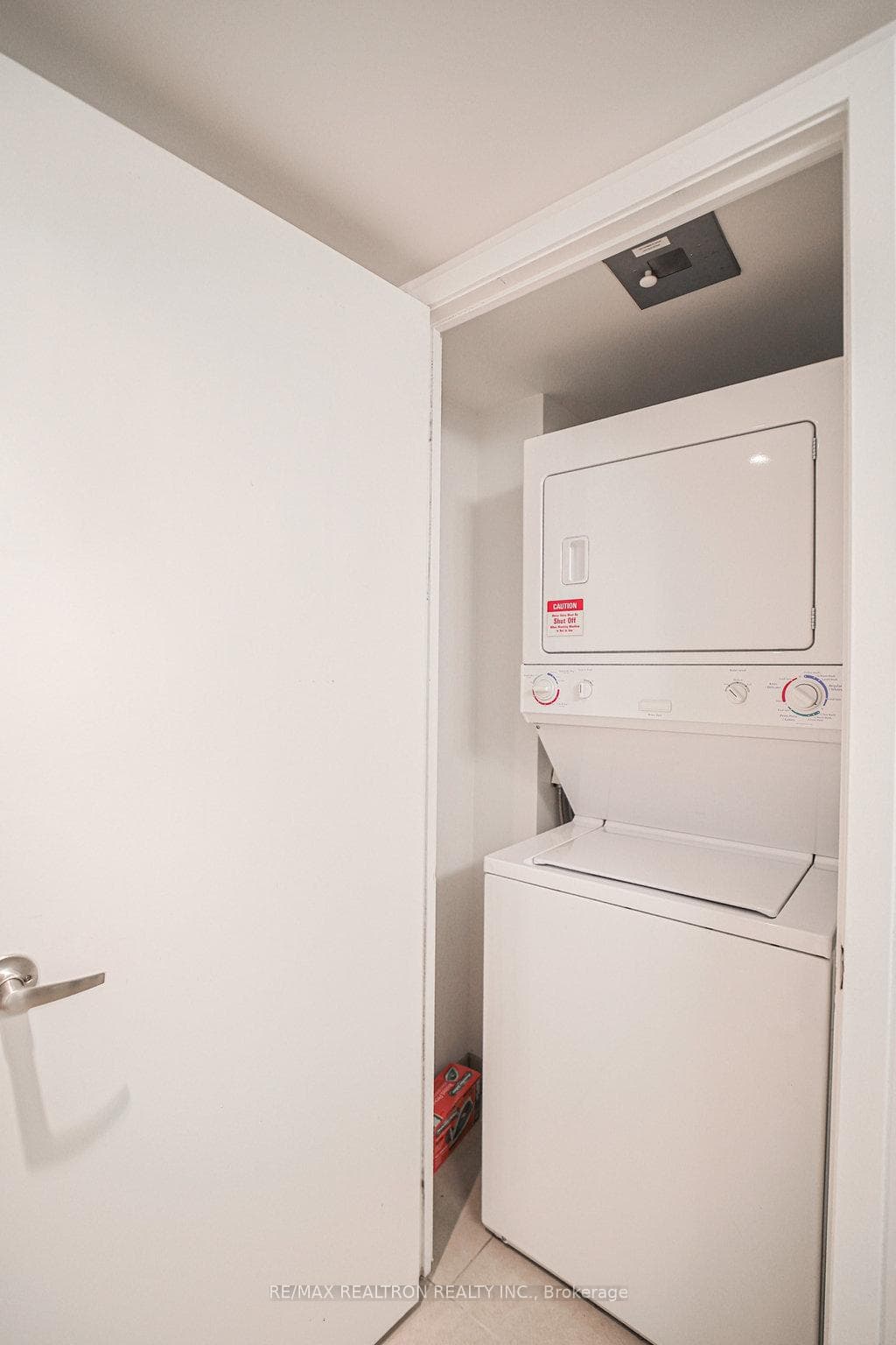 15 FORT YORK Boulevard Unit 2705 photo 36