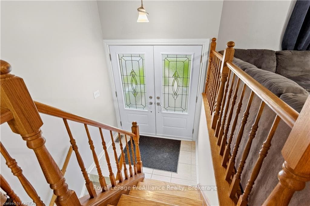 263 CHELSEA Road photo 5