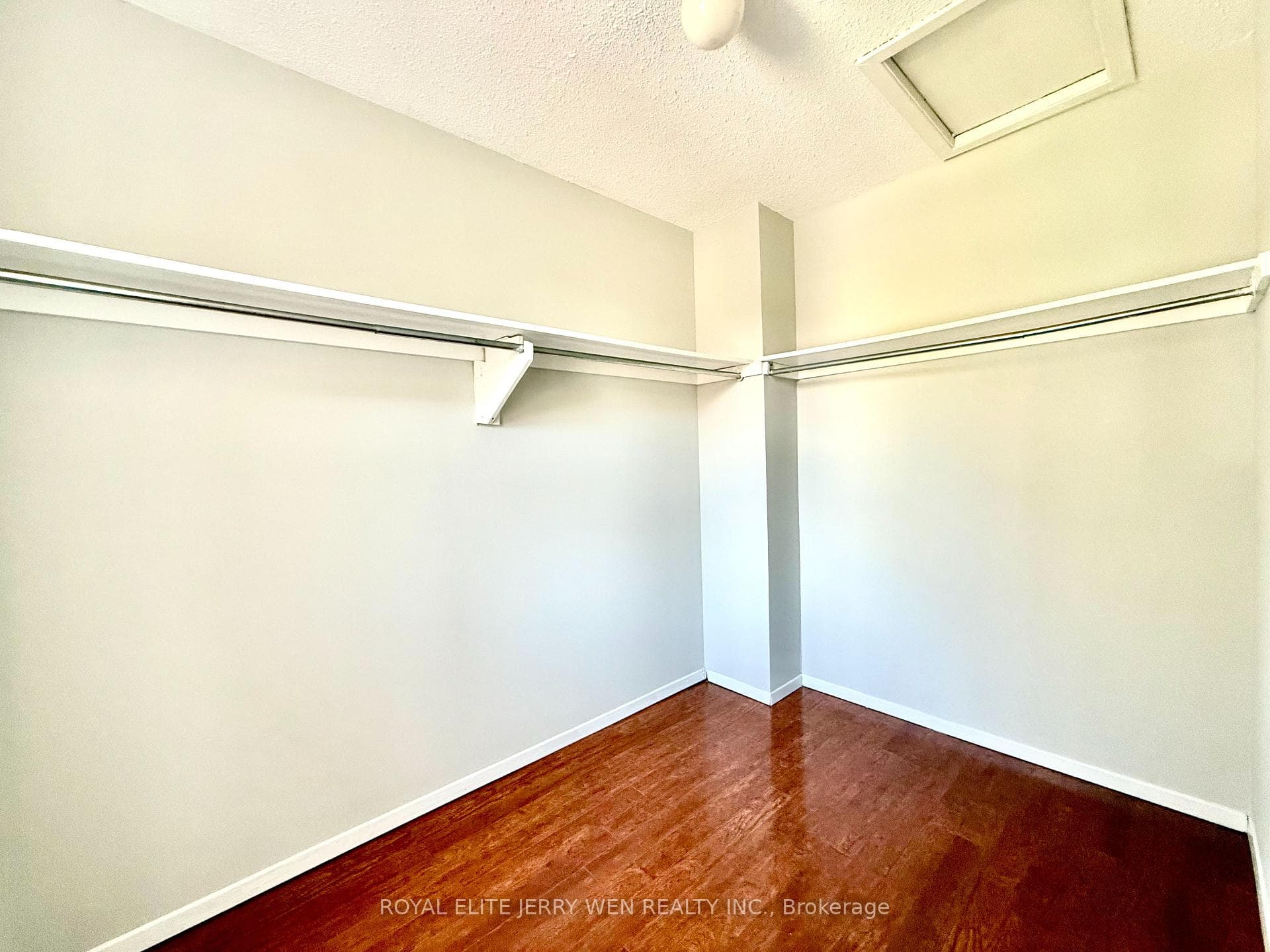 24 Muirlands Drive photo 18