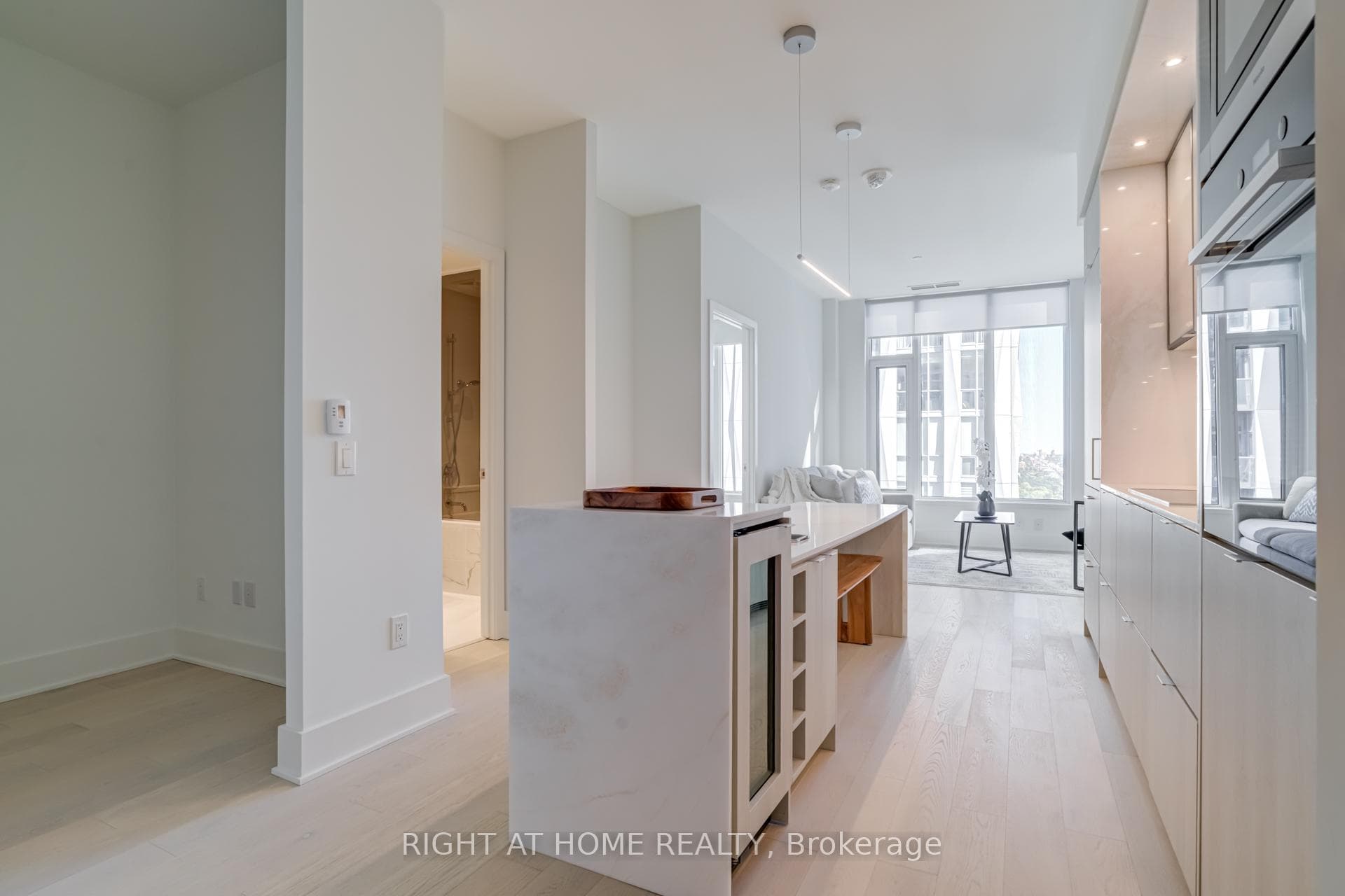 11 Yorkville Avenue Unit 2906 photo 7