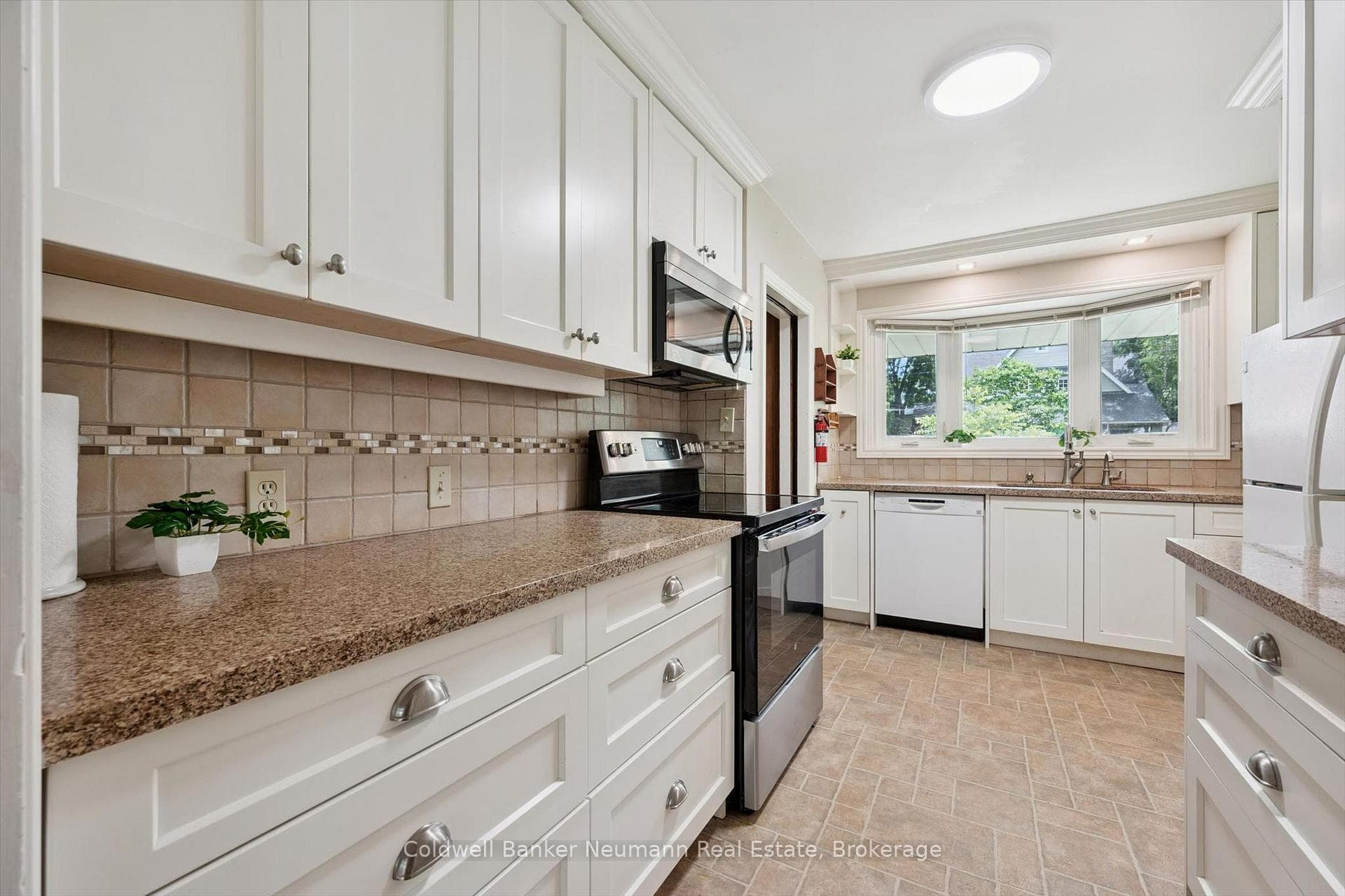 45 Dean Avenue photo 12