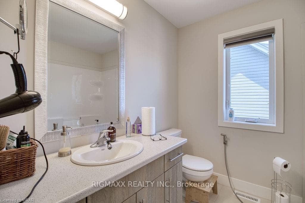 2104 Evans Boulevard photo 5