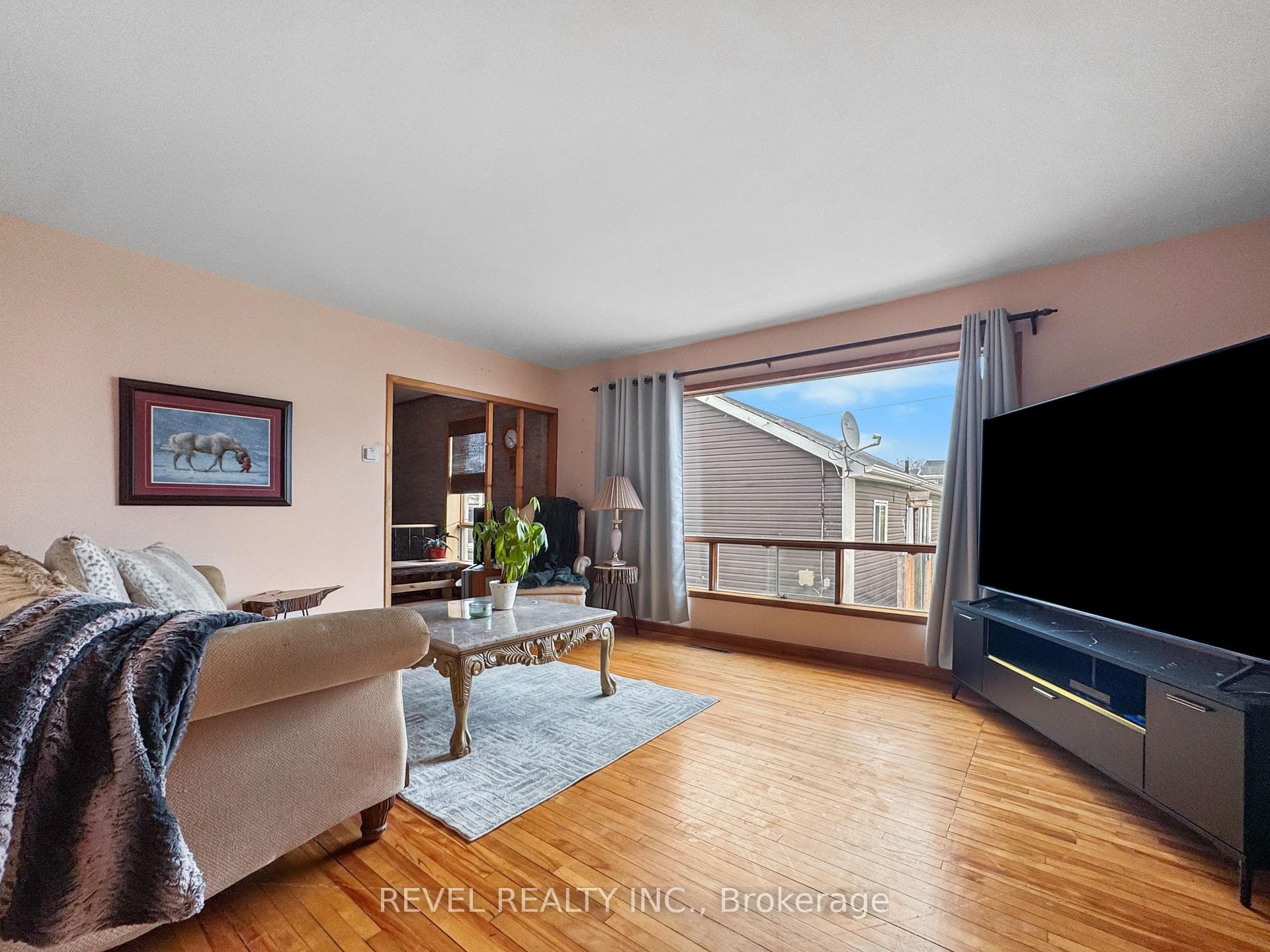 216 Bannerman Avenue photo 8