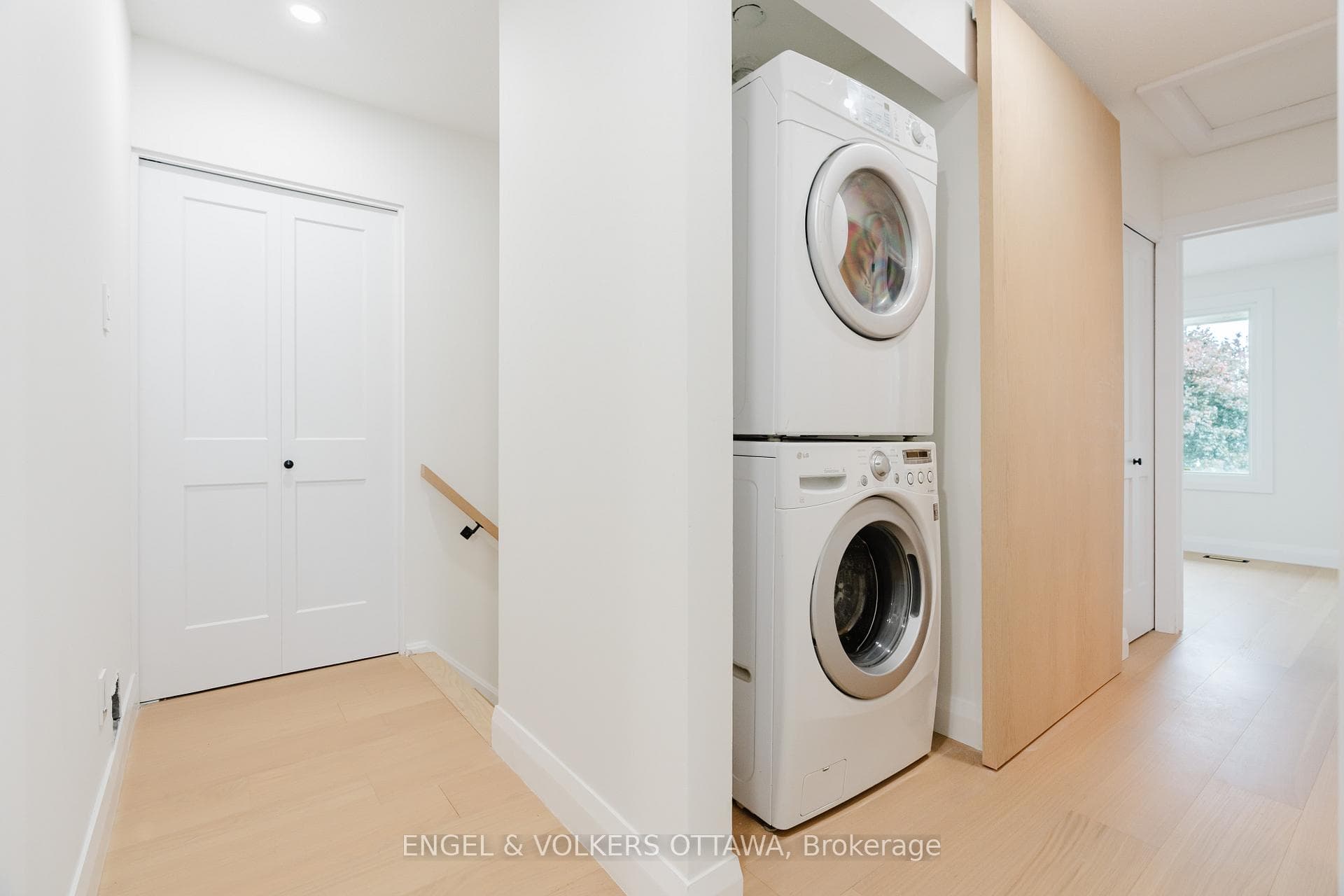 825 De Salaberry Street photo 27