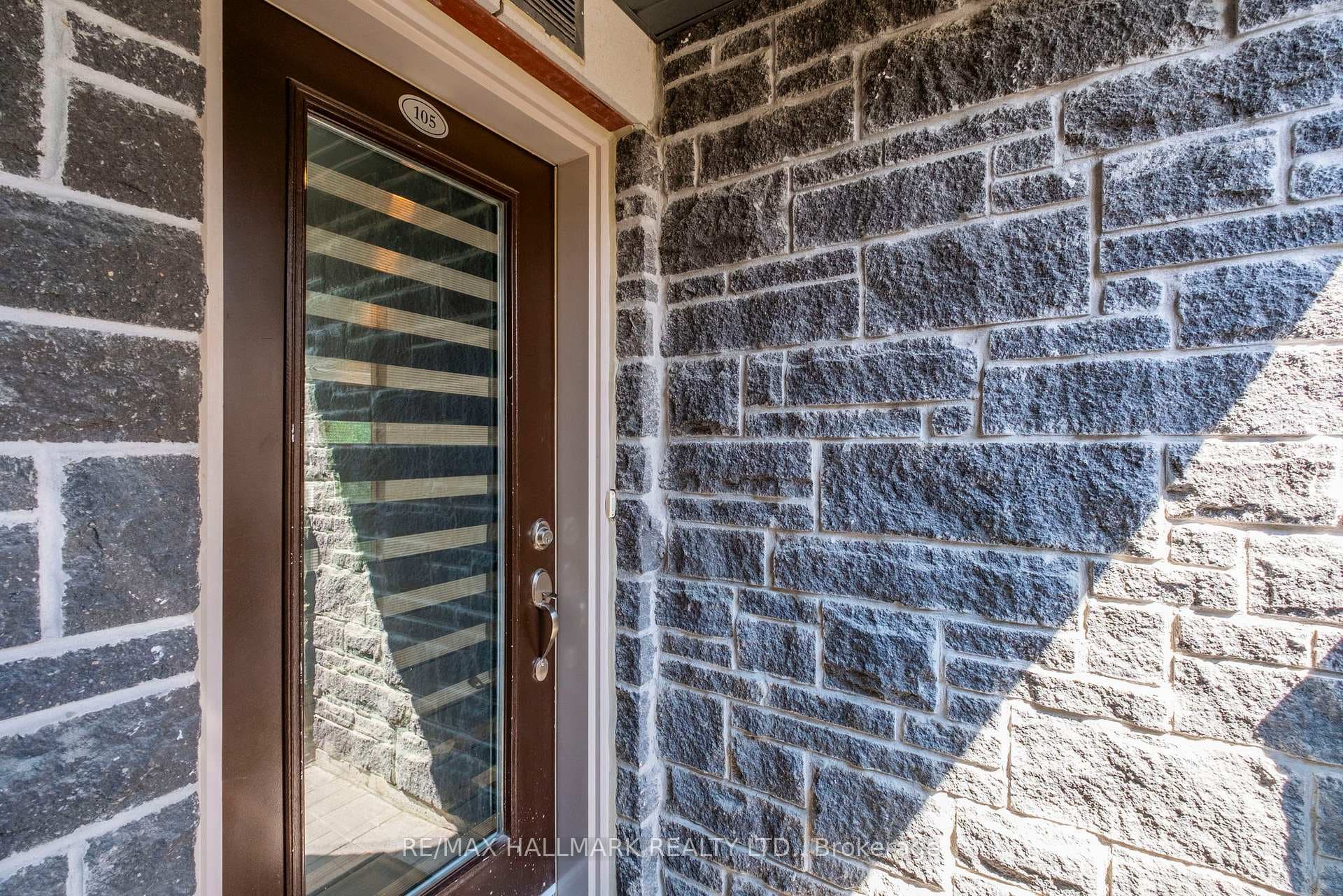 2 Dunsheath Way Unit 105 photo 2