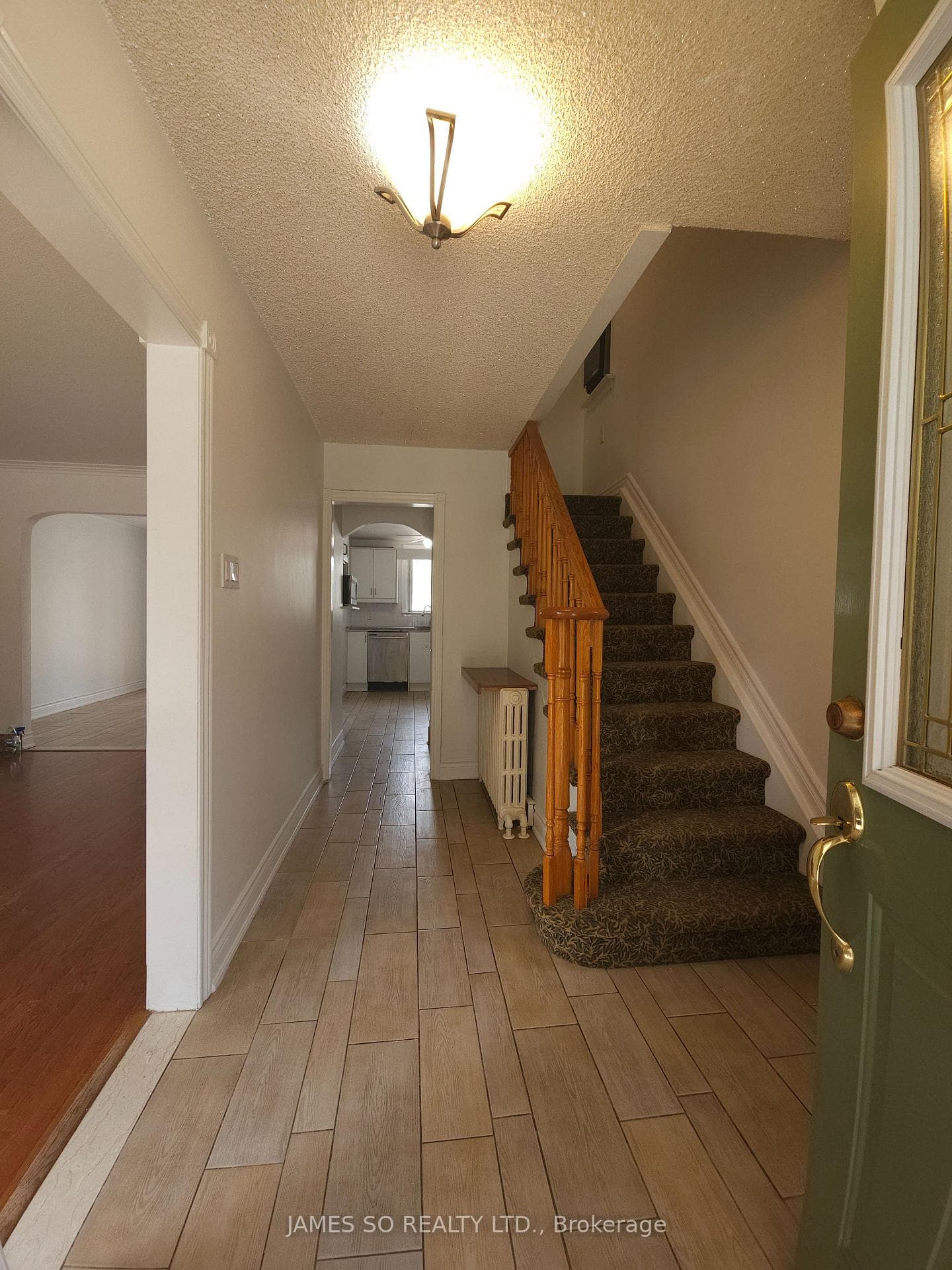 1070 Greenwood Avenue photo 2