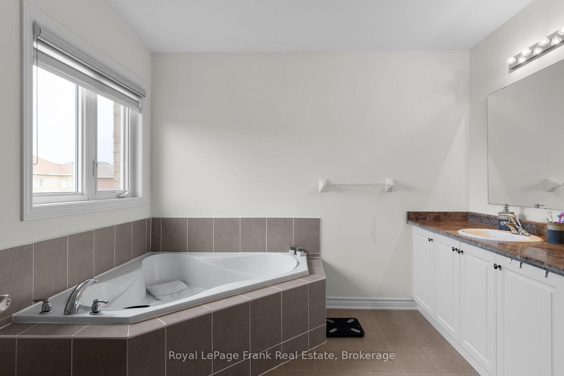18 Stoddart Street photo 39
