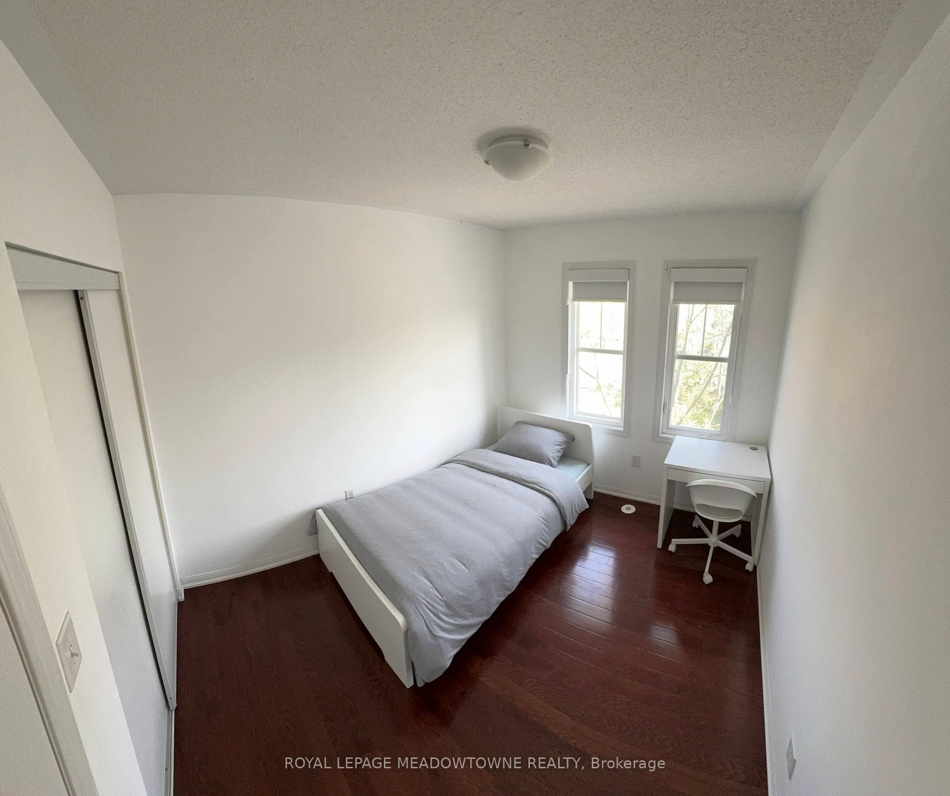 26 Yates Avenue photo 33