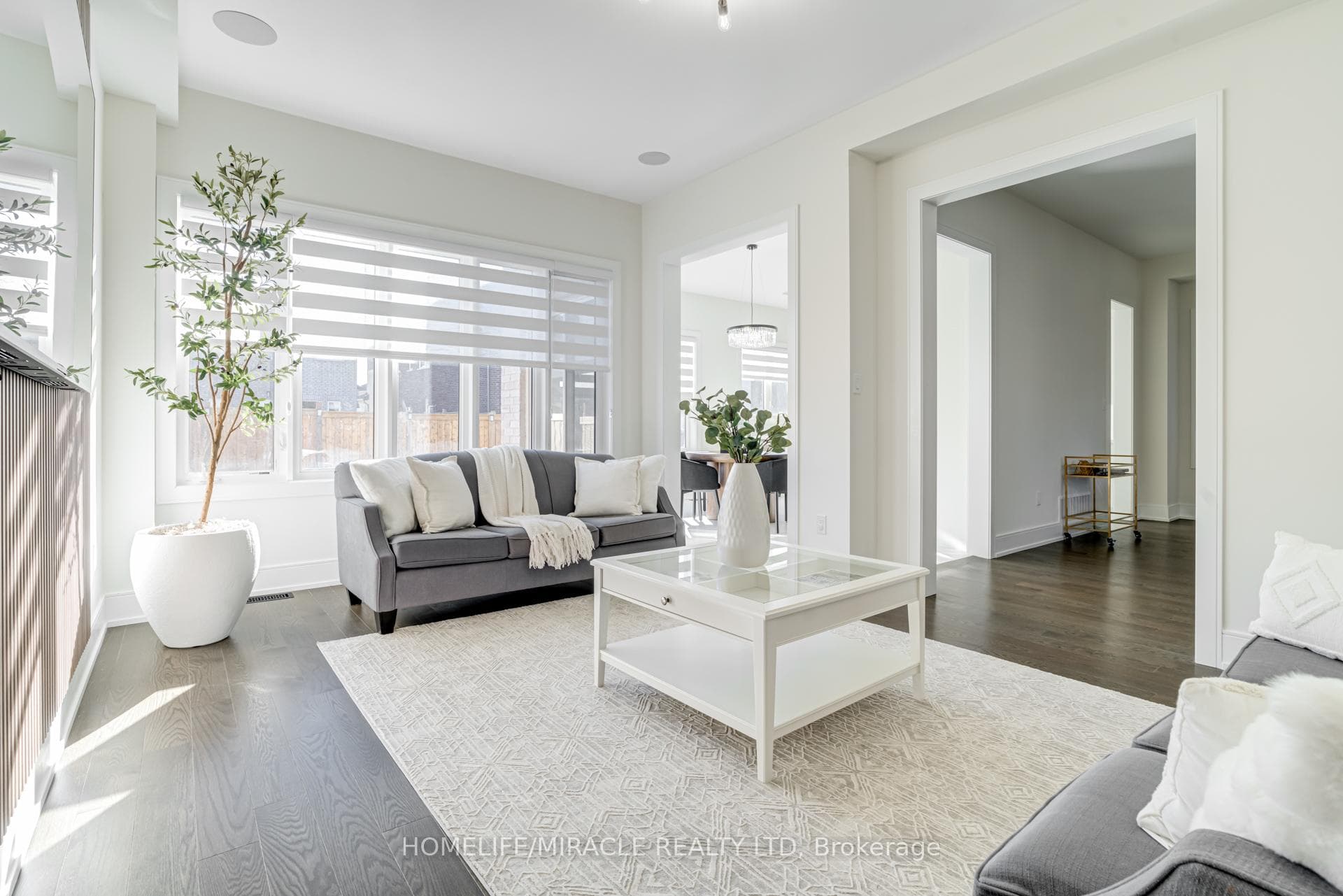 1177 Wickham Road photo 17
