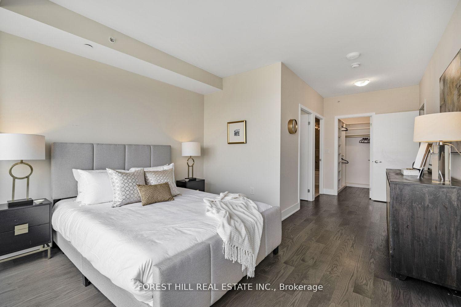 955 Bay Street Unit 3206 photo 17