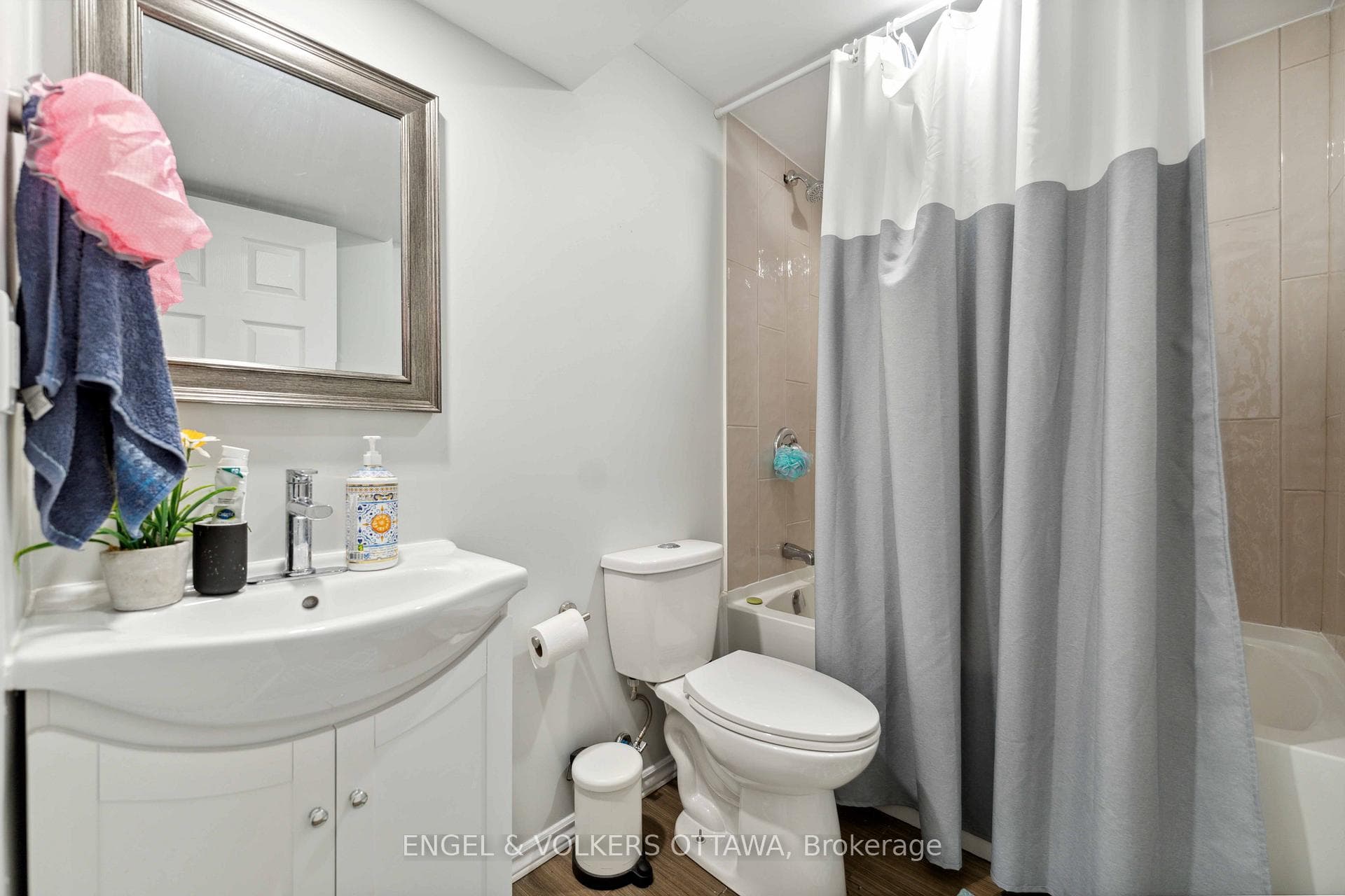 2283 Watercolours Way photo 40