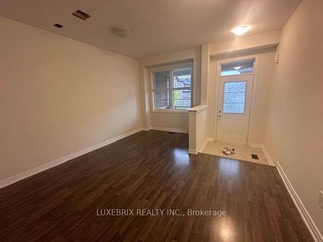 80 Holbrook Court photo 3