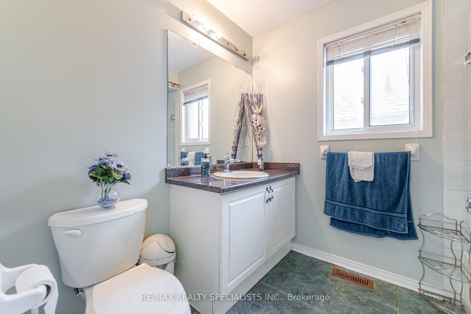 40 Earlsbridge Boulevard photo 29