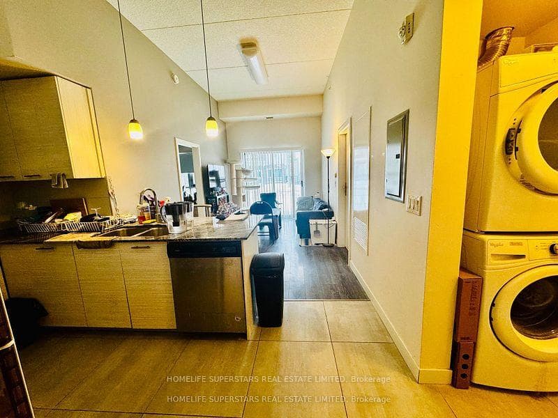 251 Hemlock Street Unit 105 photo 8