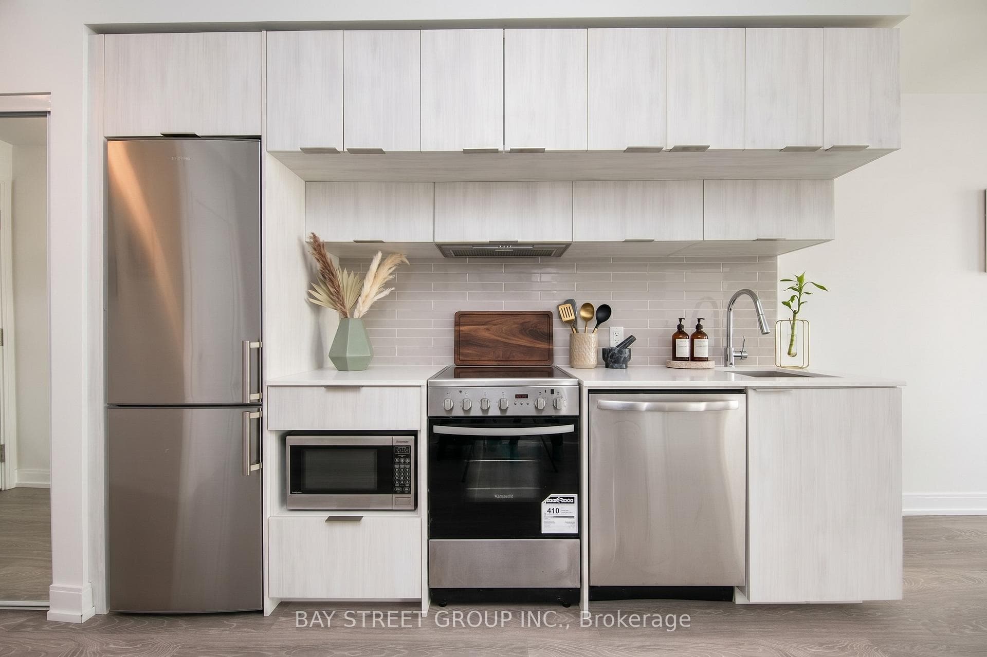 181 Dundas Street Unit 3012 photo 2