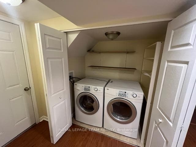 685 Everlasting Crescent Unit B photo 12