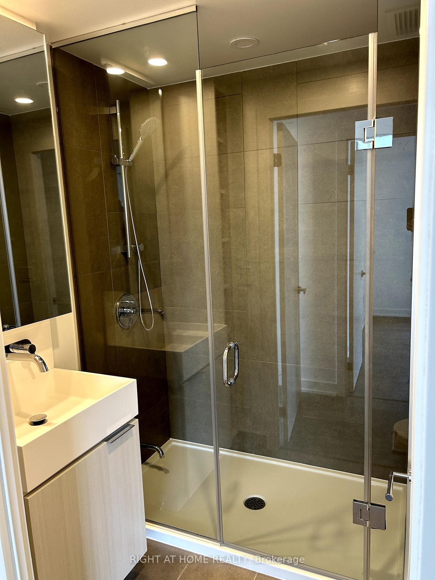 370 Martha Street Unit 1802 photo 16