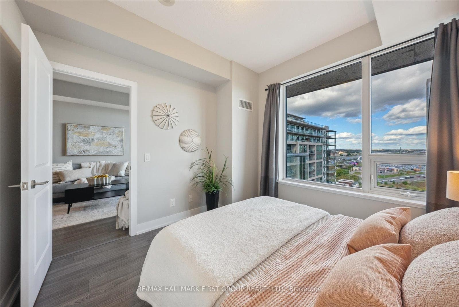 1215 Bayly Street Unit 1403 photo 15