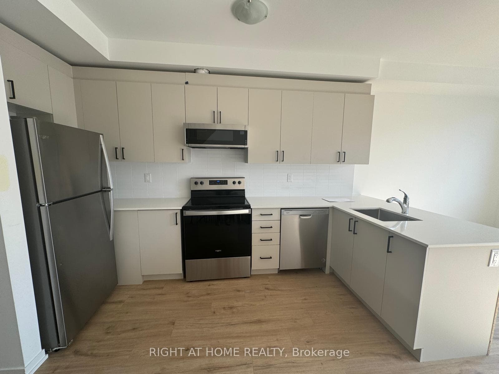 54 bateson Street photo 5