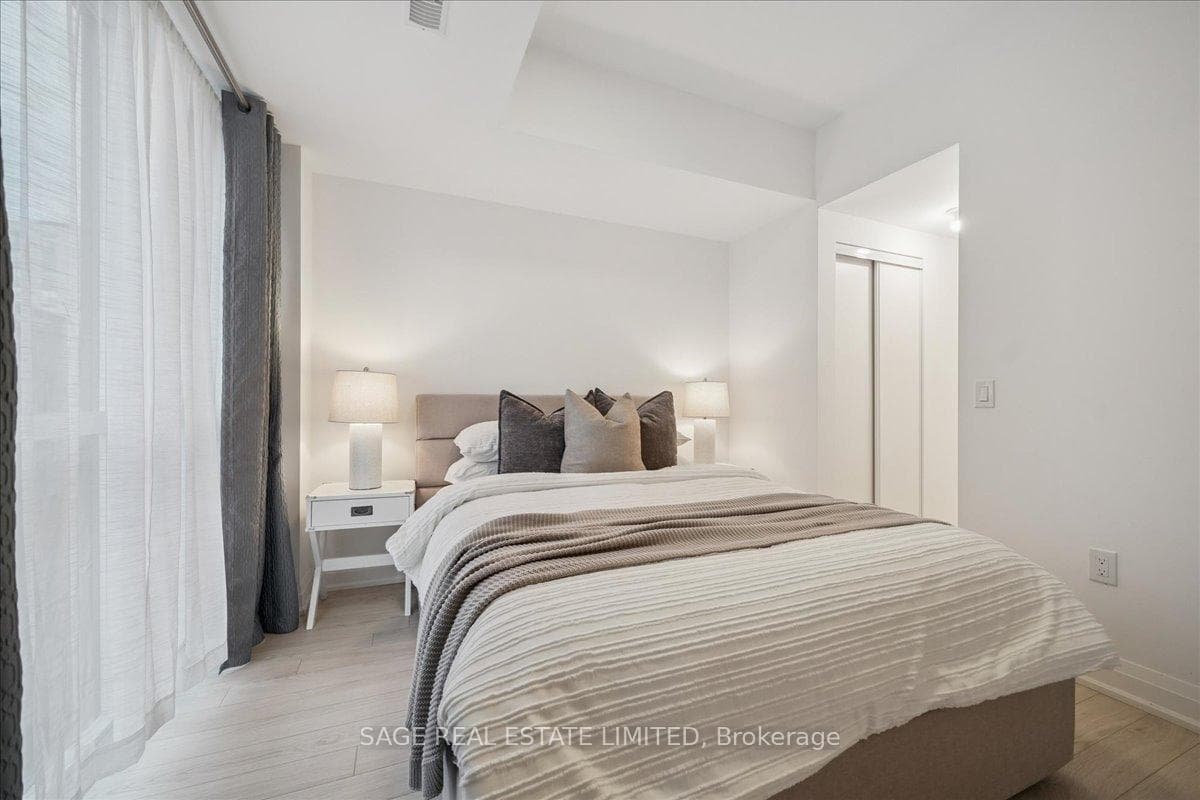 56 Coles Avenue Unit 203 photo 13